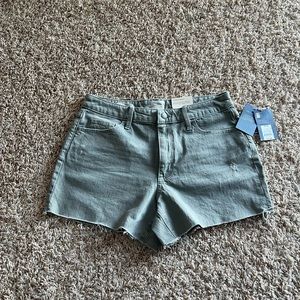 NWT Universal Thread Vintage Midi Shorts green sz 10